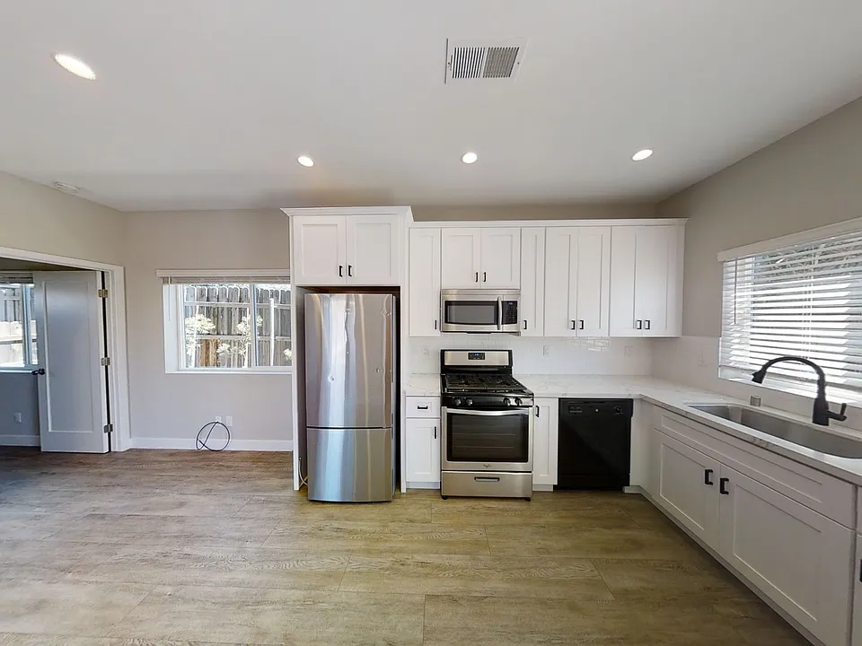 6453 Richard St