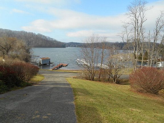 3rd image of 6767 Circle Dr