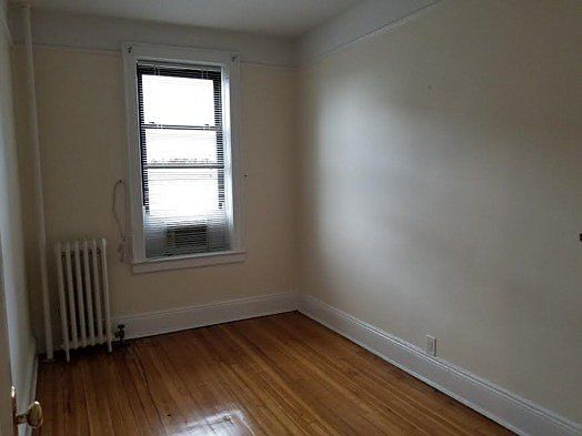 4th image of 31-19 47th St #2R