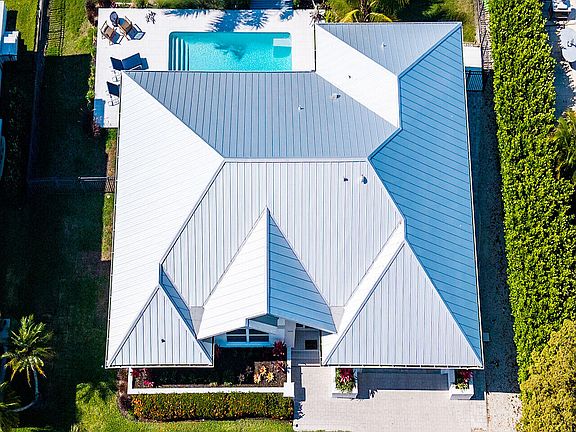 2nd image of 1609 Villa Ct