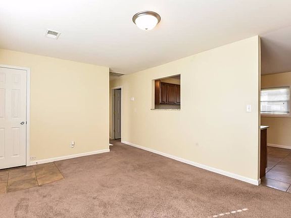 2nd image of 871 Upper Brandon Dr