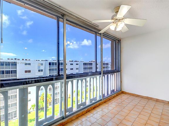 2nd image of 301 NE 14th Ave APT 702