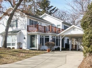 616 Agaming Rd, Fontana, WI 53125