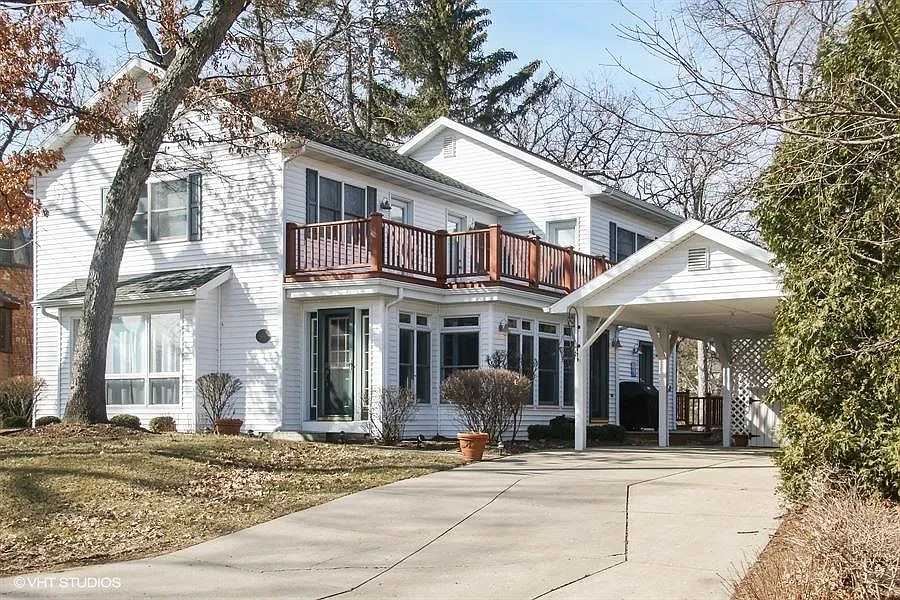 616 Agaming Rd photo 1