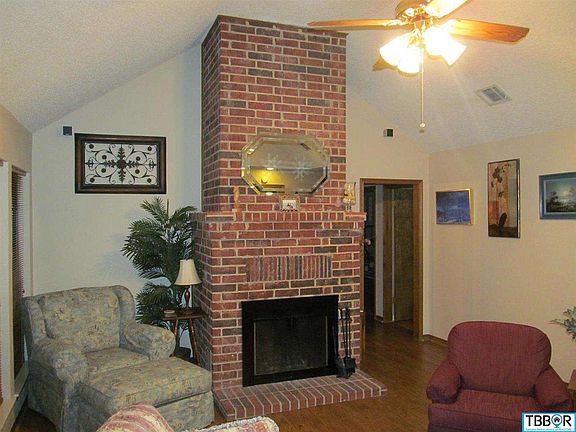 4th image of 402 Northcliffe Dr