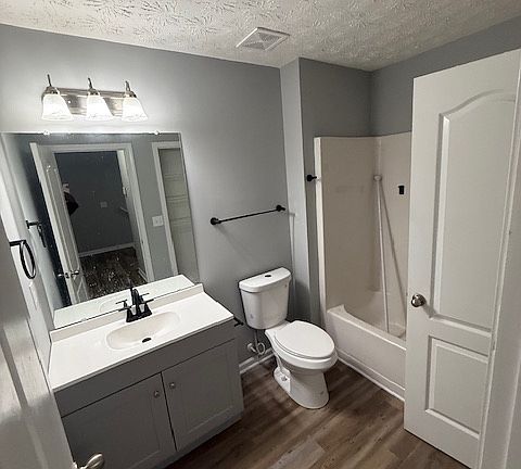 3rd image of 345 Magnolia Gardens Walk