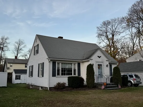 4 Benjamin Rd, Worcester, MA 01602