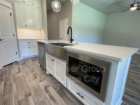 5th image of 3908 Palmetto Trl