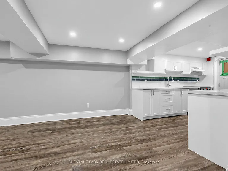 1 Kingswood Rd #R — Photo 18