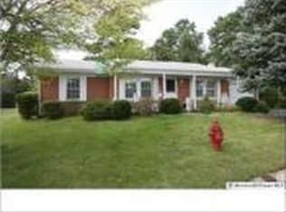 4 Pioneer Ct, Whiting, NJ 08759