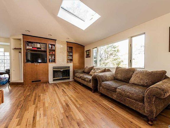 2nd image of 127 Willis Ct
