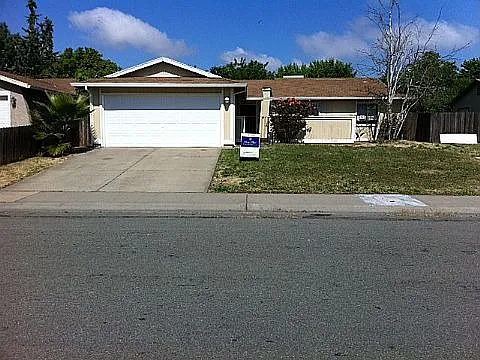 8246 Lockborne Dr photo 1