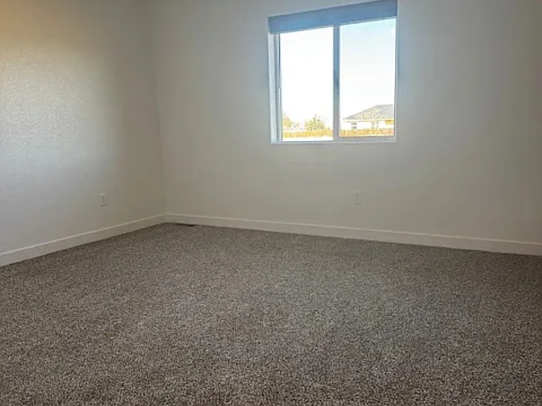 719 S Bellflower Dr — Photo 14