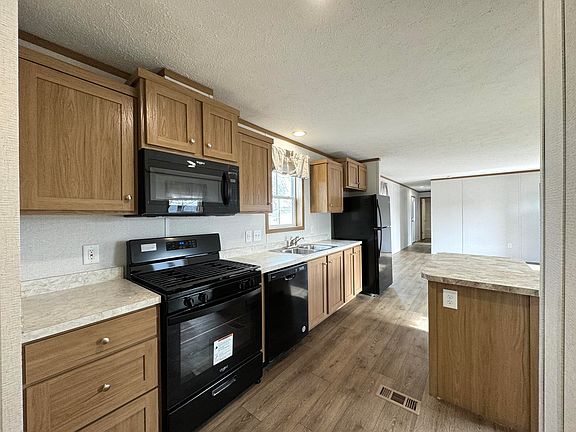 3rd image of 189 Aqua Ln