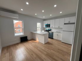 22-26 38th St, Astoria, NY