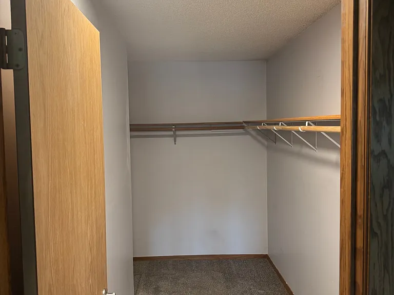 11139 Edgewood Cir N — Photo 17
