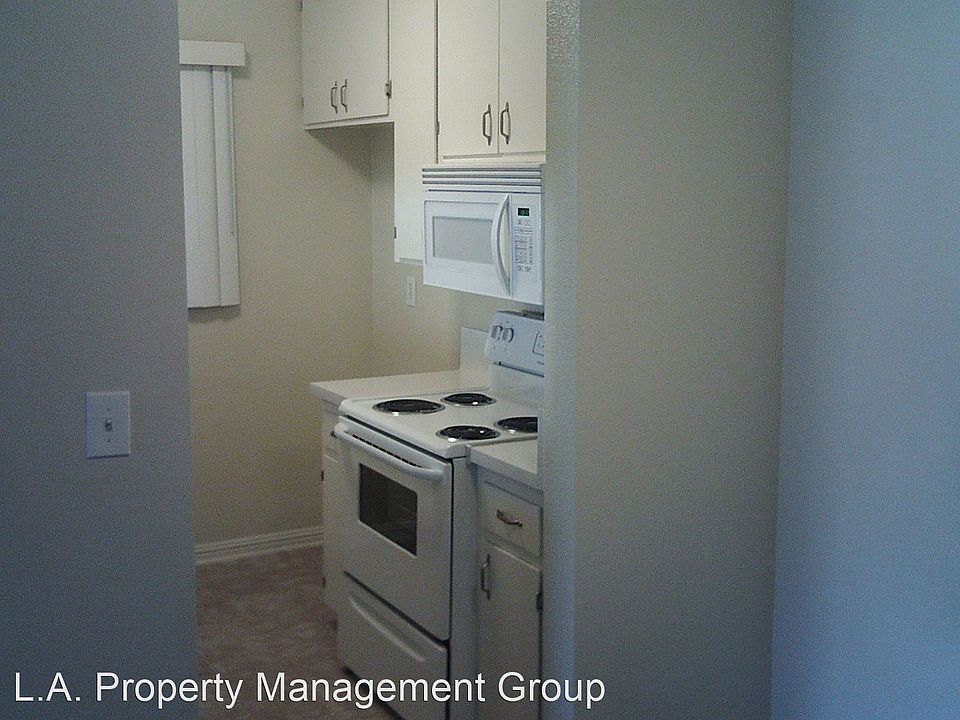 2nd image of 9600 Reseda Blvd #215