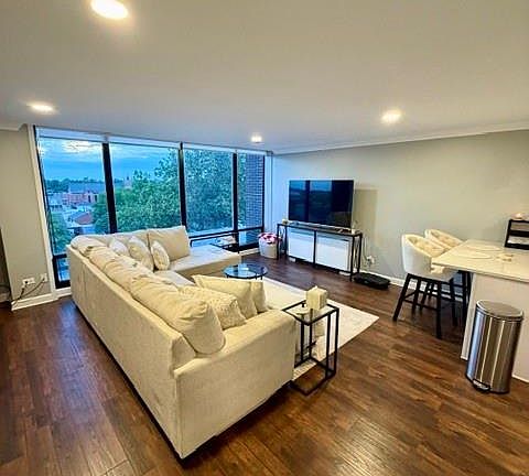 3rd image of 20 Chestnut St APT 602
