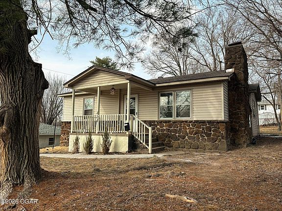 3rd image of 414 E Glenview Street
