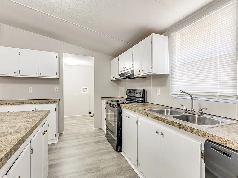 445 Arvel Cir — Photo 10
