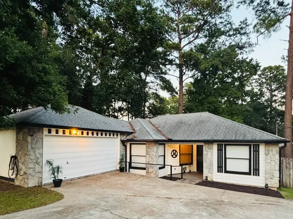 147 Thunderbird Dr, Conroe, TX 77304