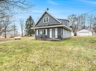 928 9th St, Plainwell, MI 49080