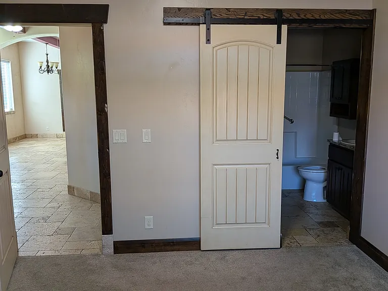 2990 E Riverside Dr — Photo 5