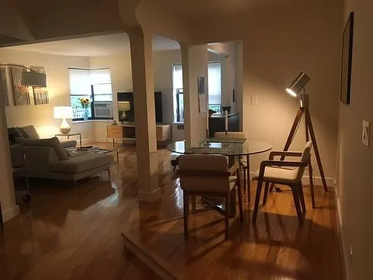 Rented by R New York | media 3