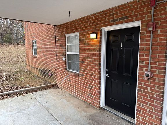2nd image of 5540 N Broadway St APT 1