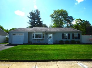 10 Croman Ct, Hazlet, NJ 07730