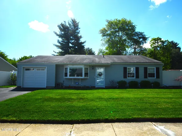 10 Croman Court, Hazlet, NJ 07730