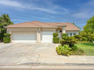2152 E Turnberry Ave, Fresno, CA