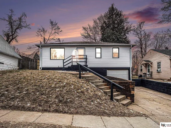 4115 Binney St, Omaha, NE 68111