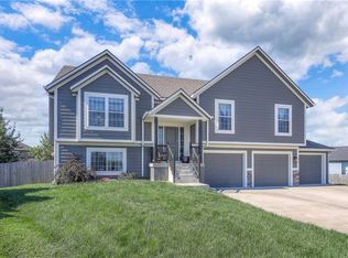 12301 S Burr Oak Cir, Peculiar, MO 64078
