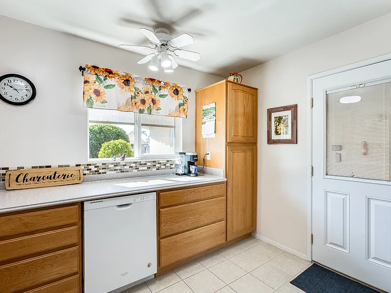 12611 W Keystone Dr — Photo 11