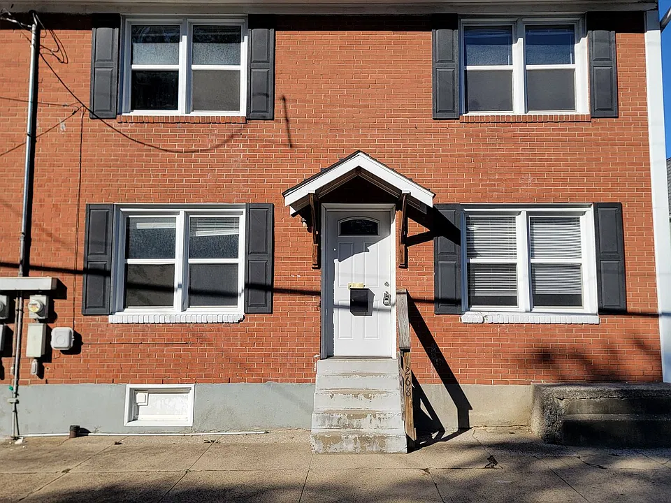 1270 S Clay St