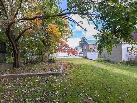 4th image of 1154 E 27th St
