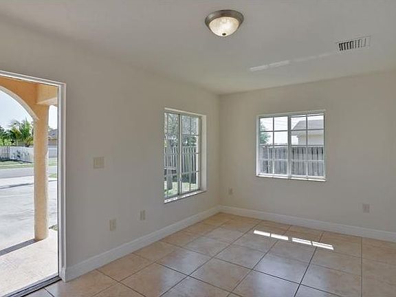4th image of 15620 NW 38th Ct