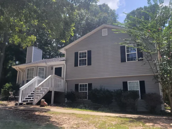 124 Taylors Ln, Carrollton, GA 30117