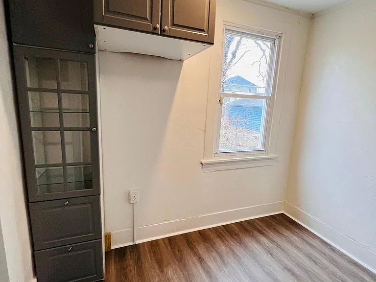 1127 Vernon Dr — Photo 10