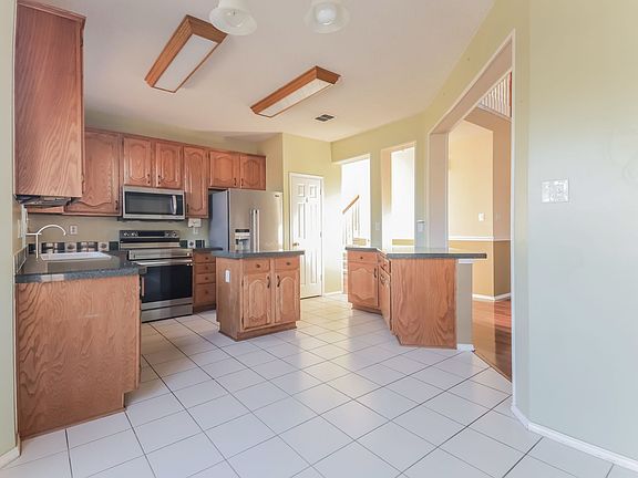 2nd image of 6111 Arlington Dr