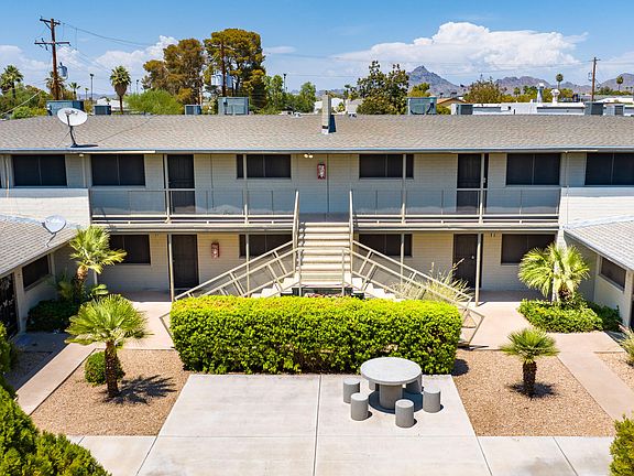 3rd image of 2326 E PINCHOT Avenue
