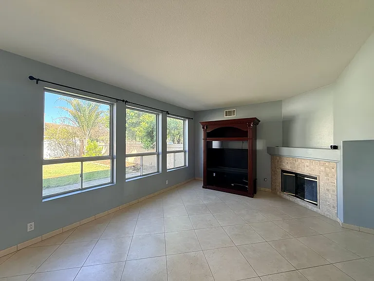 768 Valdosta Cir — Photo 12