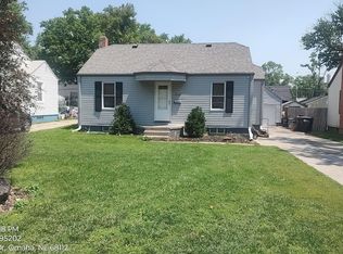 2728 Sharon Dr, Omaha, NE 68112