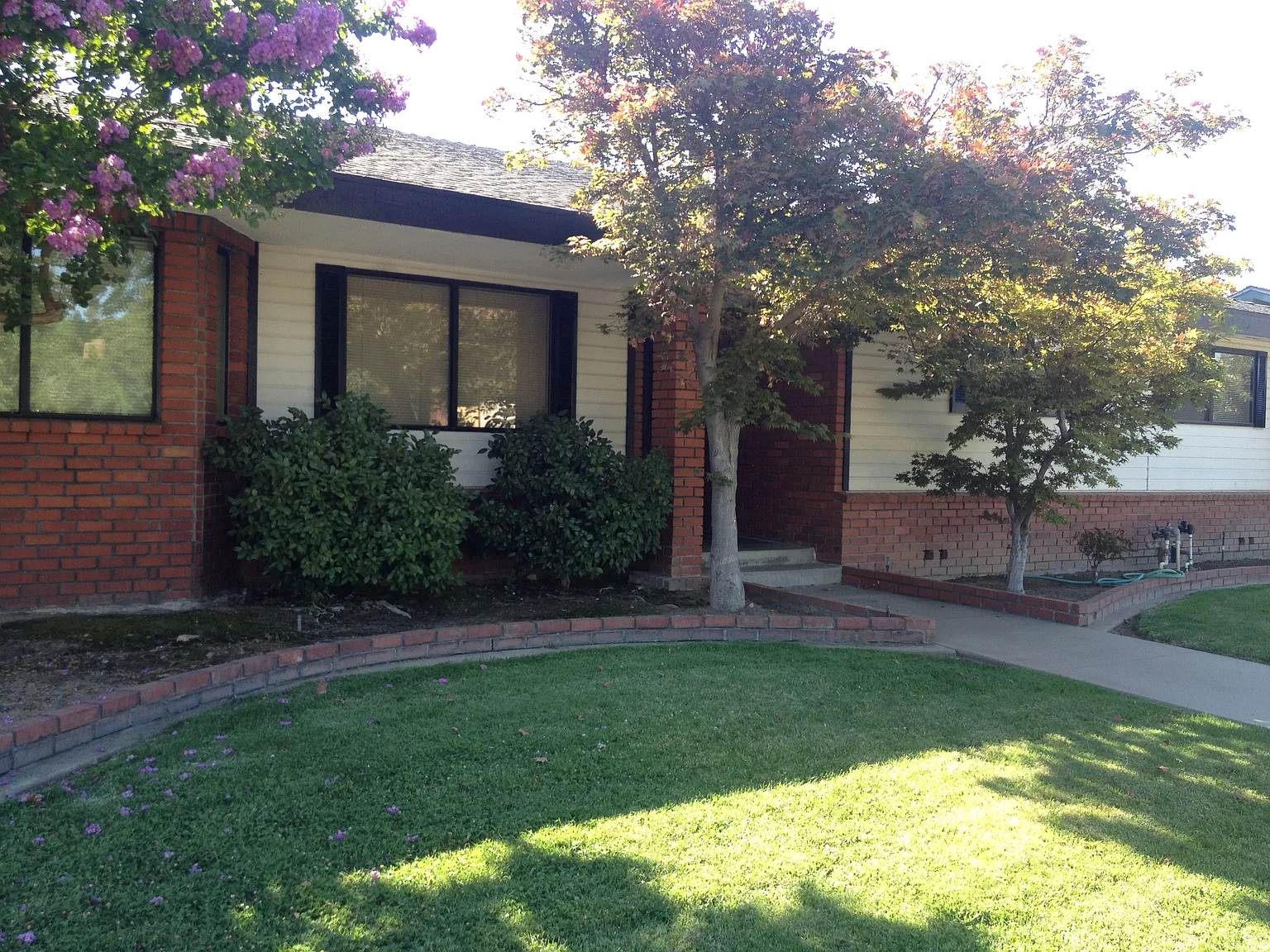 6087 N Roosevelt Ave photo 1