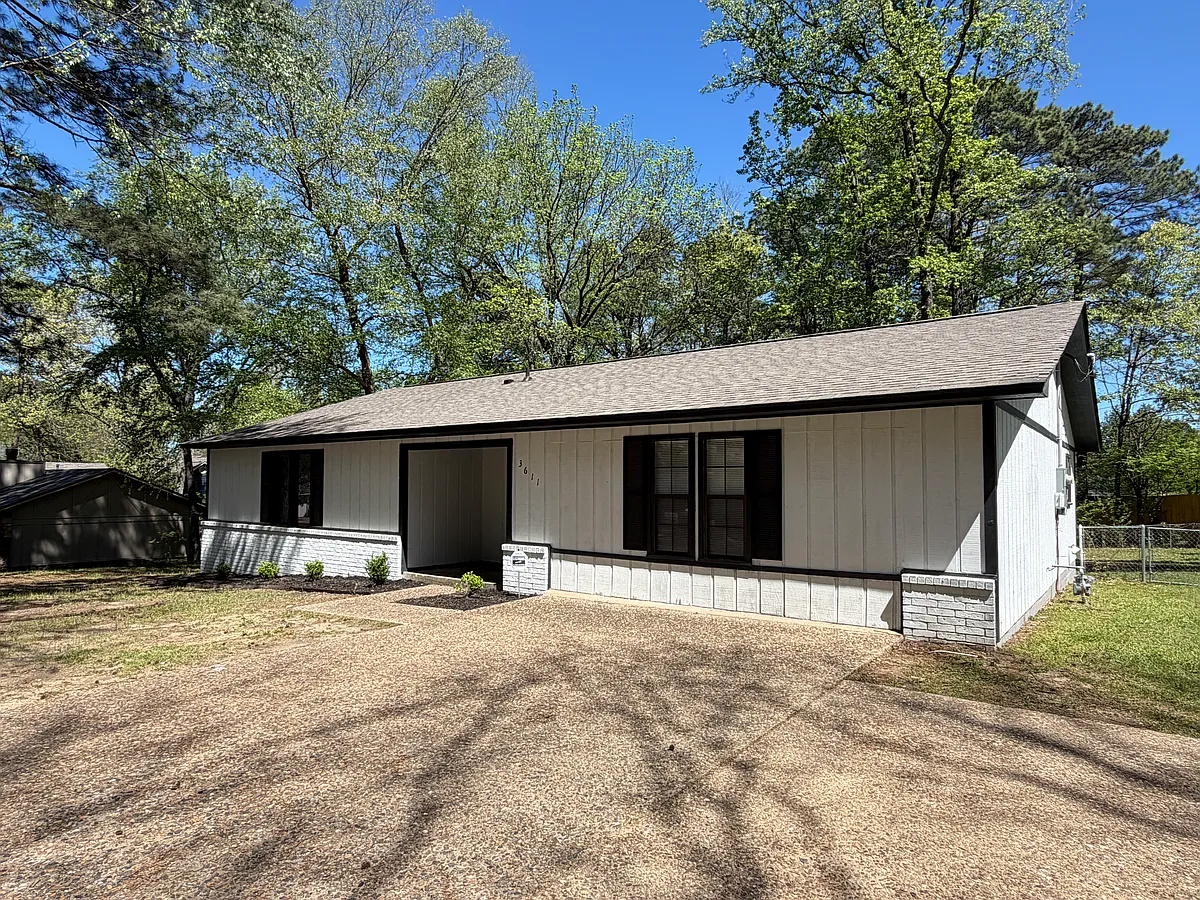 Building Photo - 3611 Pelton