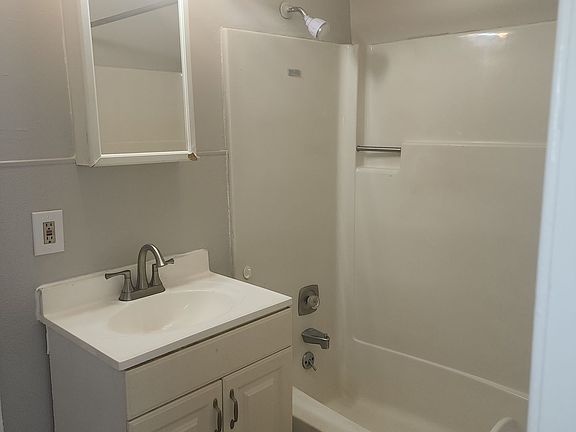 3rd image of 6 B Randwood Ct