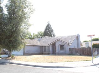 296 N Jasmine Ave, Clovis, CA 93611