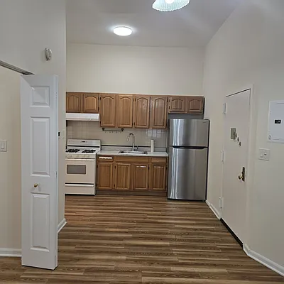 Rented by Karyn Shipsey, LREB | media 2