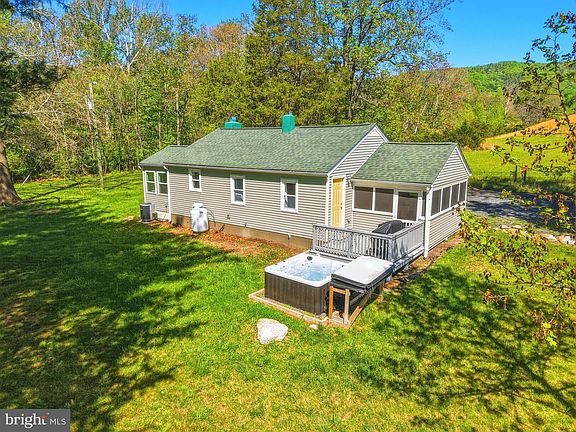 3rd image of 48 Bowman Ln